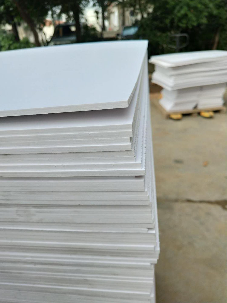 kt板雪弗板pvc板_雪弗板和弗龍板的區(qū)別_雪弗板結實嗎