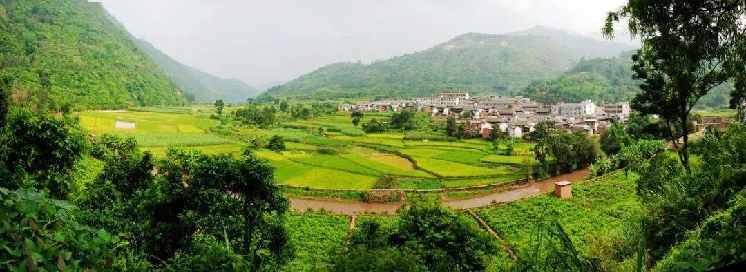 農(nóng)村美麗建設(shè)圖片大全_農(nóng)村房子建設(shè)圖片大全_太陽照耀美麗農(nóng)村圖片