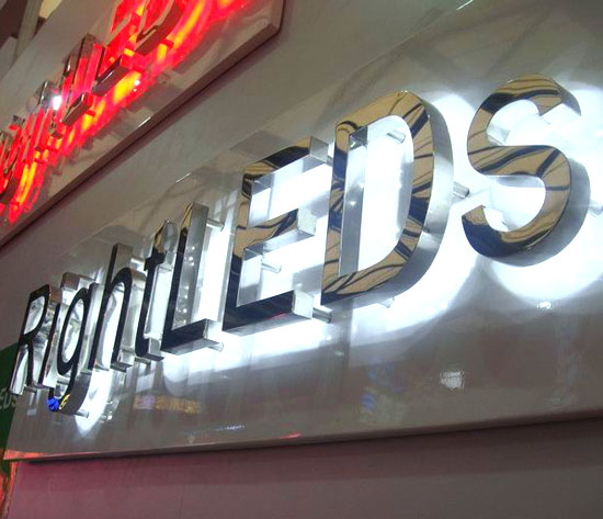 亞克力板字體圖片_亞克力燈箱板價(jià)格_外露發(fā)光字體和亞克力子體那種比較好