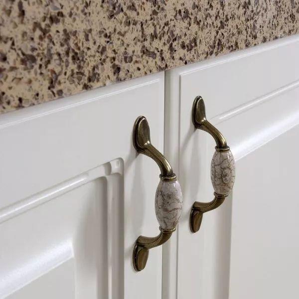 弗龍板和雪弗板_弗龍板與雪弗板區(qū)別_雪弗板做水槽柜好嗎