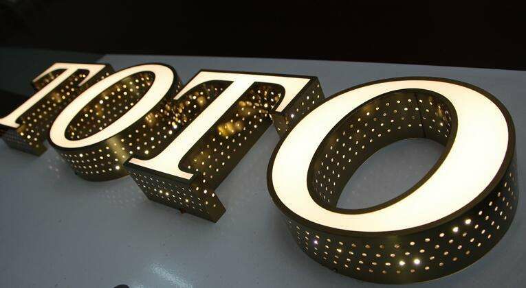 湖南廣告字報價_發(fā)光廣告字圖片_廣告發(fā)光字報價表