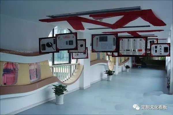 班級走廊文化墻設(shè)計(jì)_北京幼兒園秋天走廊墻畫設(shè)計(jì)_班級走廊文化墻壁布置